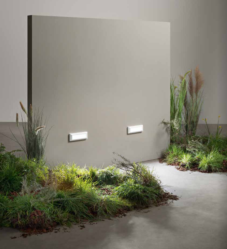 Applique LED segnapasso in PC in due varianti bianco - nero 6W 370Lm CCT IP65 OASIS Applique LED segnapasso in PC in due varianti bianco - nero 6W 370Lm CCT IP65 OASIS